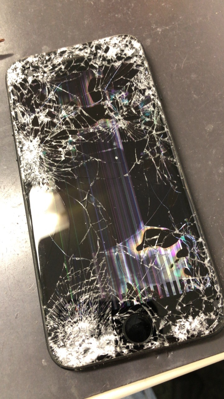 iPhone7轢かれた