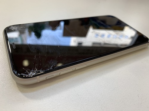 iPhone11　ガラス修理　ガラス交換