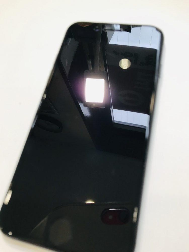 iPhone8 画面修理　小倉