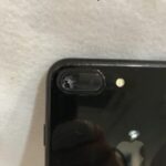 iPhone7Plusのカメラレンズに穴が！？これだと耐水性能も意味なし？？