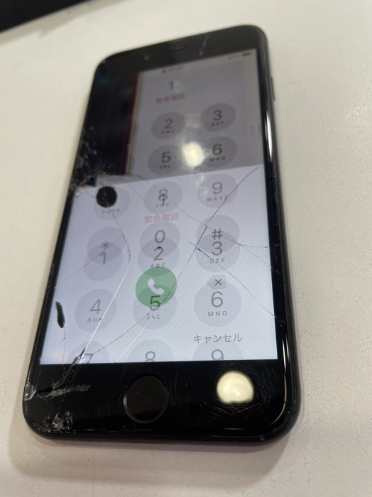 iPhone 7 アイフォーン　アイホン　画面　黒い　修理　液晶　ガラス　交換修理　福岡　北九州　小倉