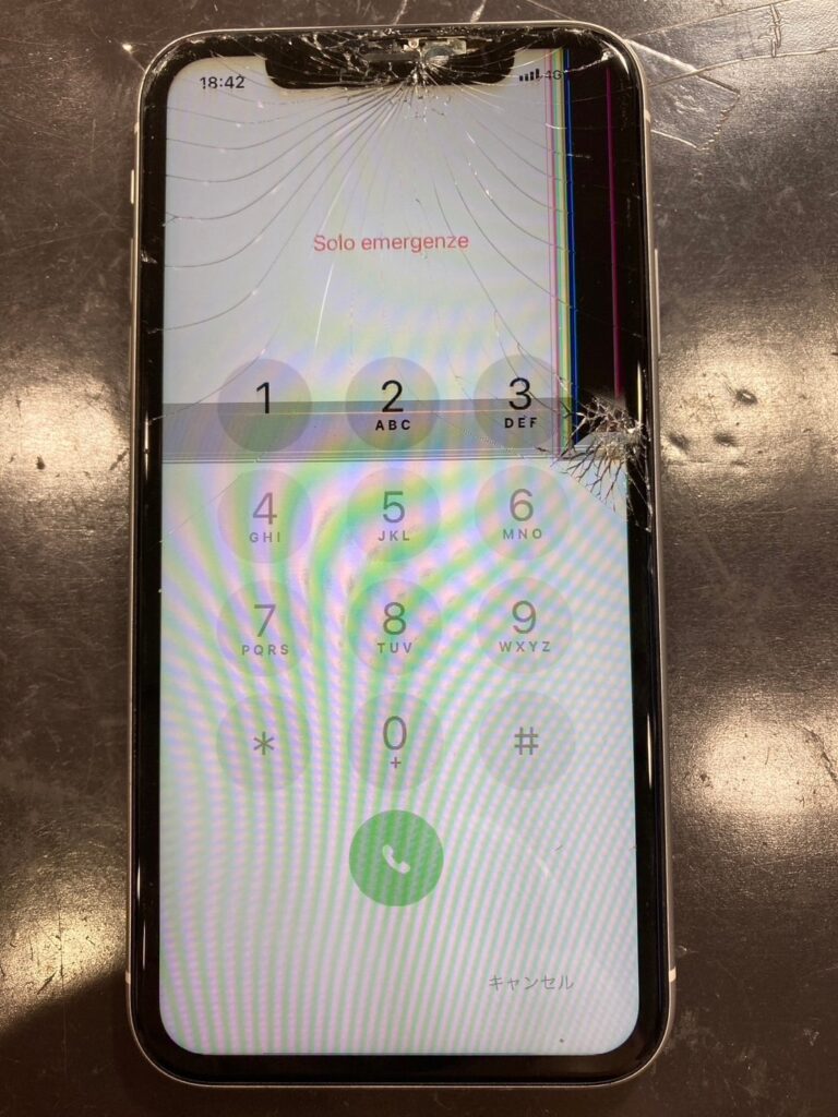 iPhone11画面割れ黒い線