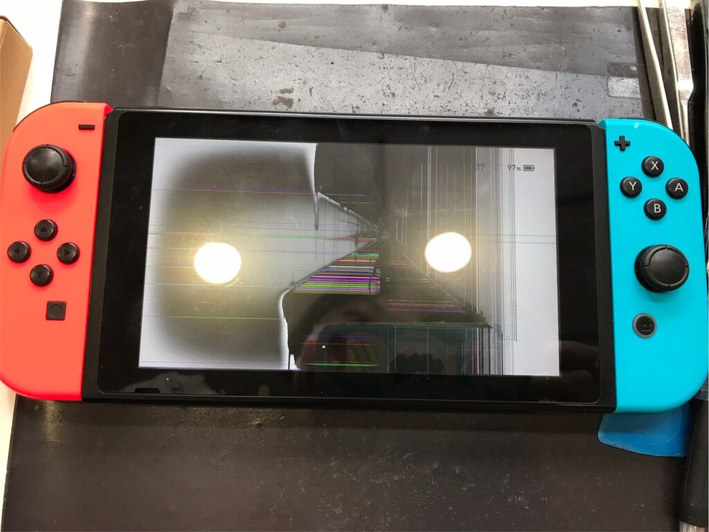 Switch　液晶割れ修理　映らない