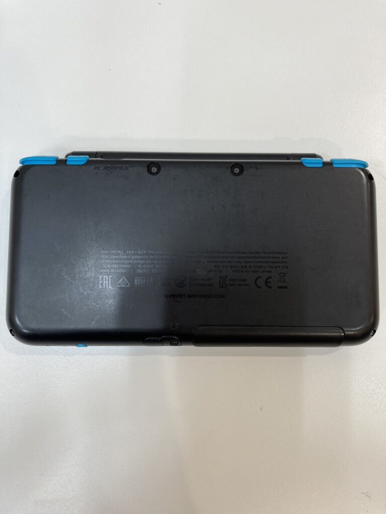 new ニンテンドー 2ds llの背面